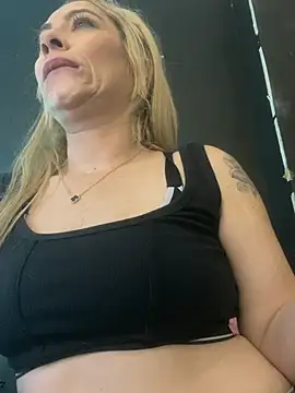 viktoria_davis_'s cam snapshot