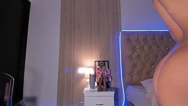 Maddyluxe live sex cam