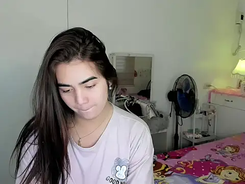 nica_doll live sex cam