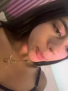 Lilybeeth live sex cam