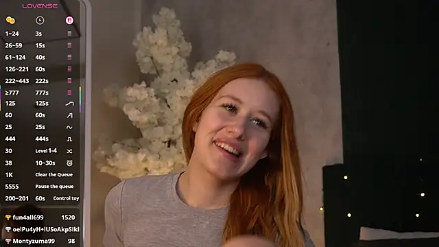 Lisafoxy_'s cam snapshot