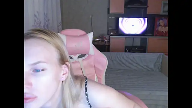 Elsa_Li's cam snapshot