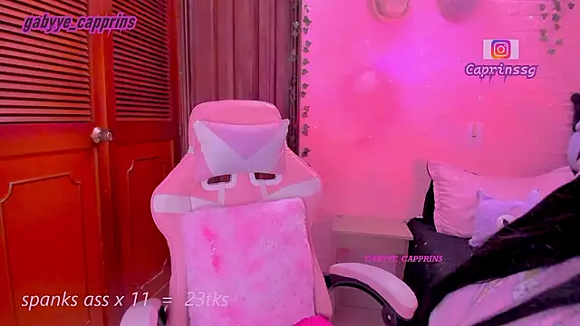 gabyye_capprins's cam snapshot