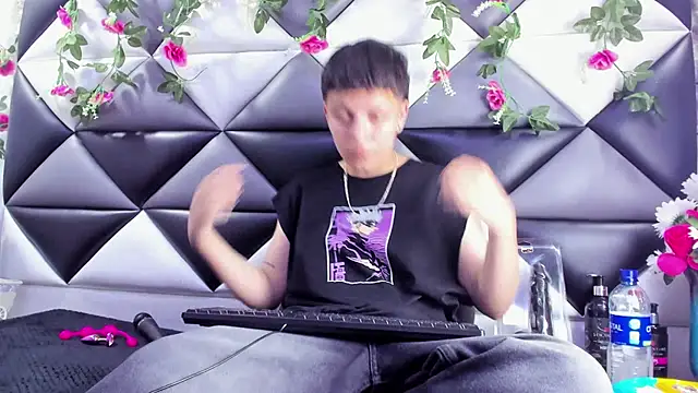 Megan_Thompson_'s cam snapshot