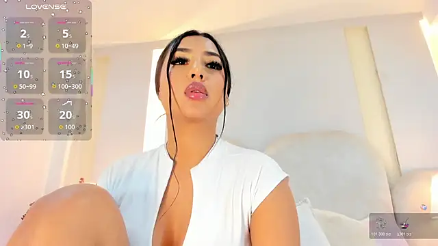 SalomeeBell's cam snapshot