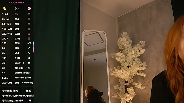 Lisafoxy_'s cam snapshot