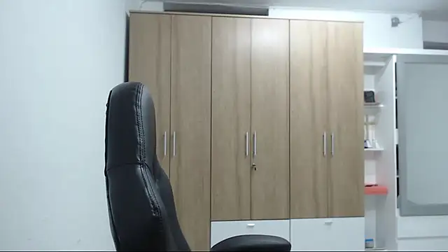 RoxanaLove9's cam snapshot