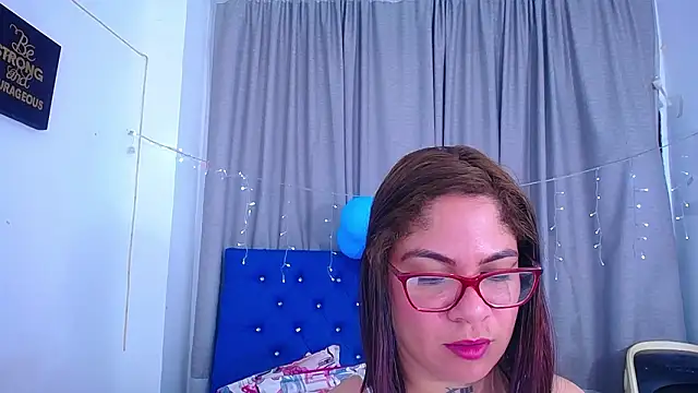 hornny_cougar's cam snapshot