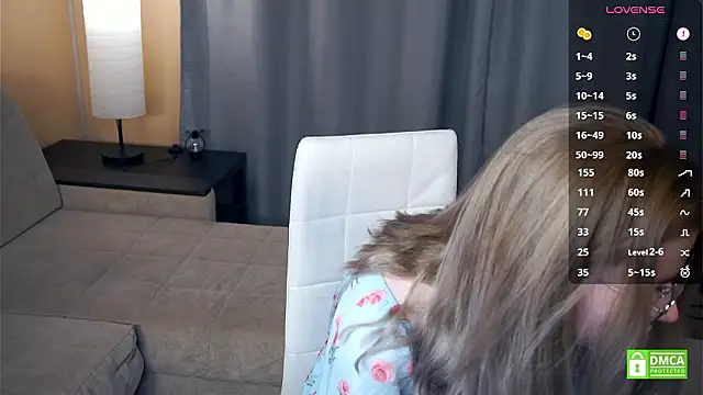 ToyaPletz live sex cam