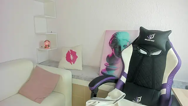 Ella_starrr__'s cam snapshot