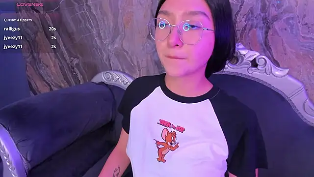 sydney_miller_'s cam snapshot