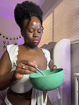 ladiosa_selene's cam snapshot