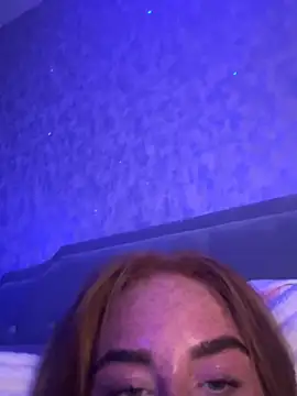 Ellieskyyee1 live sex cam