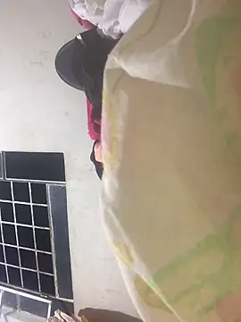 ---___MARIANA___--'s cam snapshot