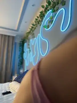 Charming_Ritta's cam snapshot