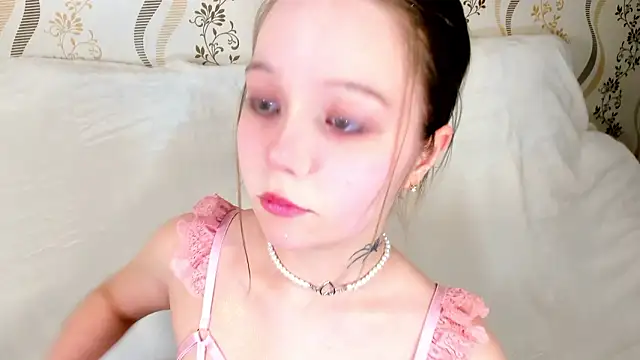 MelMooon's cam snapshot