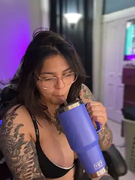 miacanela_xo's cam snapshot