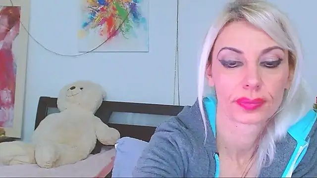 HoneyLara's cam snapshot