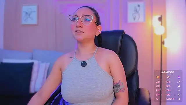 lucy_neil's cam snapshot