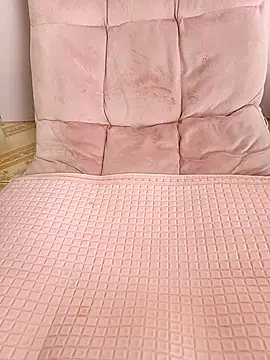 MiaBaba's cam snapshot