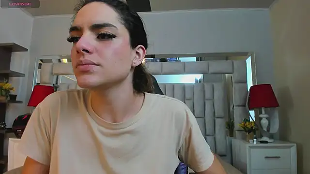 mariiahneedles live sex cam