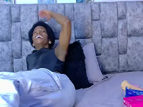 samirths_boy_'s cam snapshot