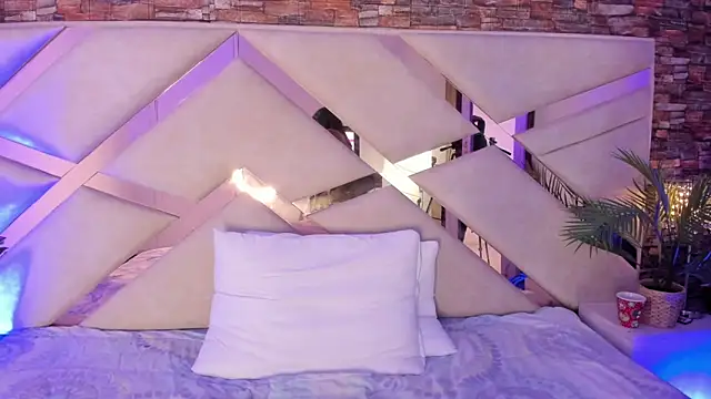 sophie_pariss's cam snapshot