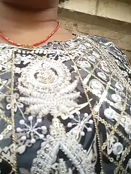 Chinki_pande's cam snapshot