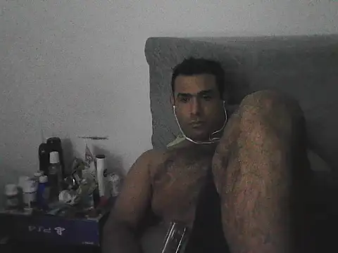 AlphaLatinoBear's cam snapshot