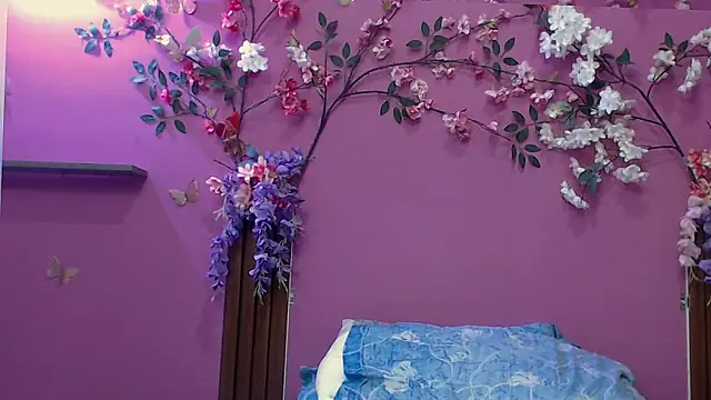 skinnybarbie022's cam snapshot