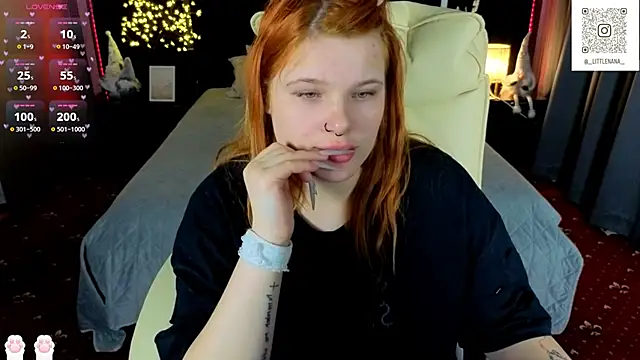 Clumsy_Nana live sex cam