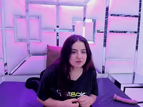 IsabelDelacroix's cam snapshot