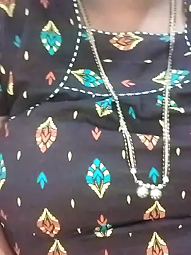 Divyahoty's cam snapshot