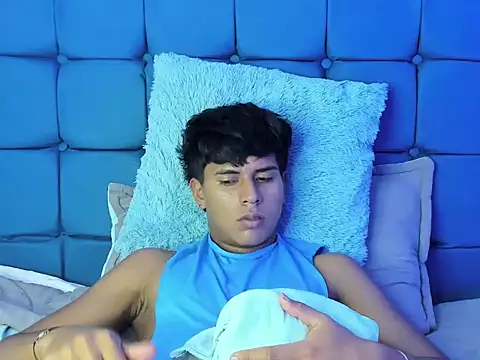 Valentino_Lane live sex cam