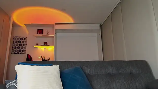 Robyn_Miller live sex cam