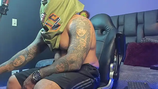 Lyon_vach live sex cam