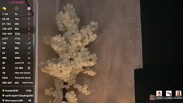 Lisafoxy_'s cam snapshot