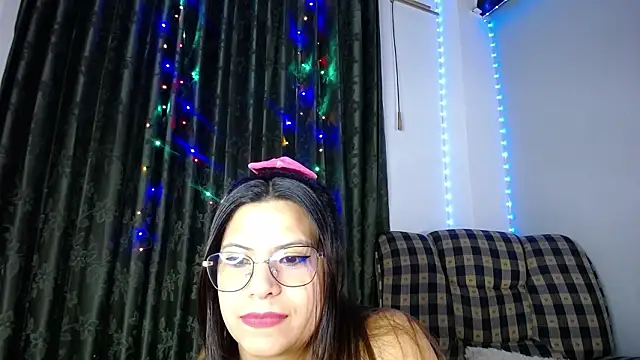 LuzAngie's cam snapshot