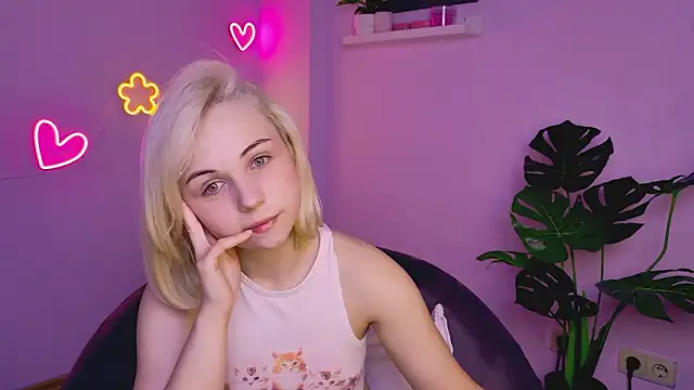 ElenaMonroe's cam snapshot