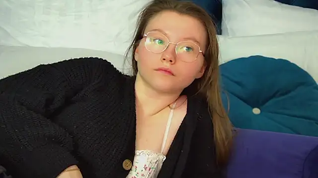 KeiraAsti live sex cam