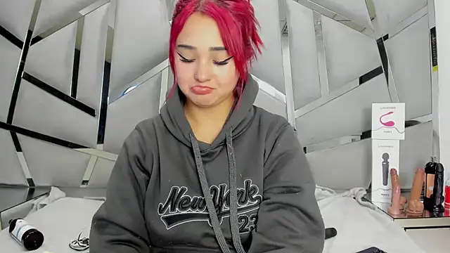 Catherinee69_x's cam snapshot