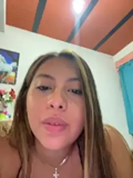 Emily_joee_'s cam snapshot