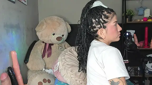 Shadia_Squirt's cam snapshot