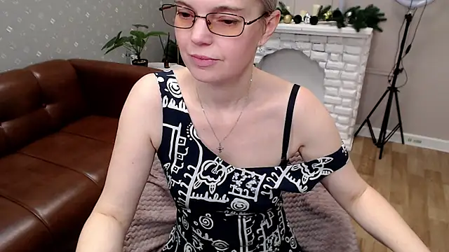 Cutie_Erikaa1's cam snapshot