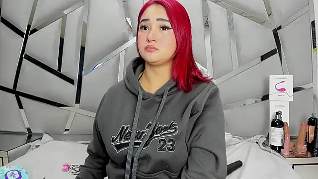 Catherinee69_x's cam snapshot