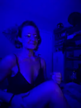 TwiccaZurc live sex cam