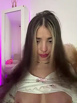 Ashleyjenner_'s cam snapshot