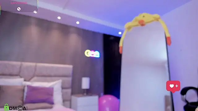 Arinextdoor's cam snapshot