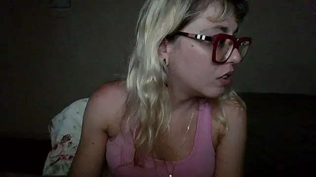 BlondieTami's cam snapshot