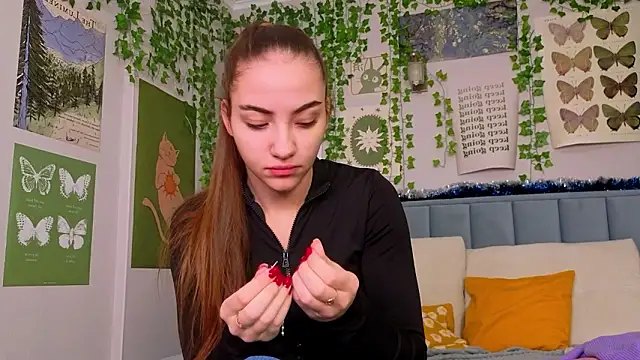 Fit_Brunette_'s cam snapshot